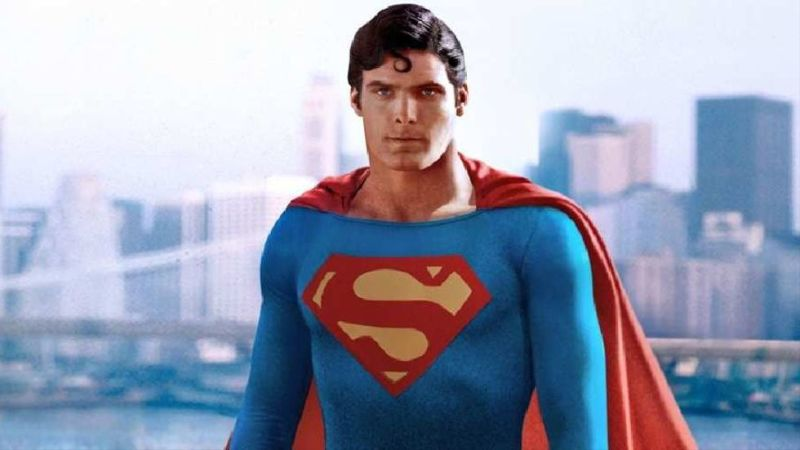 Christopher Reeve como Superman.